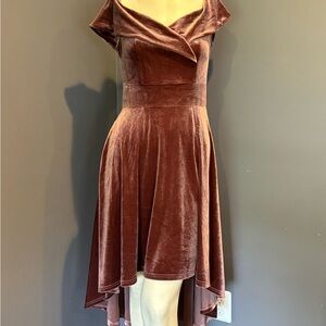Elegant Velvet Off-Shoulder Dress